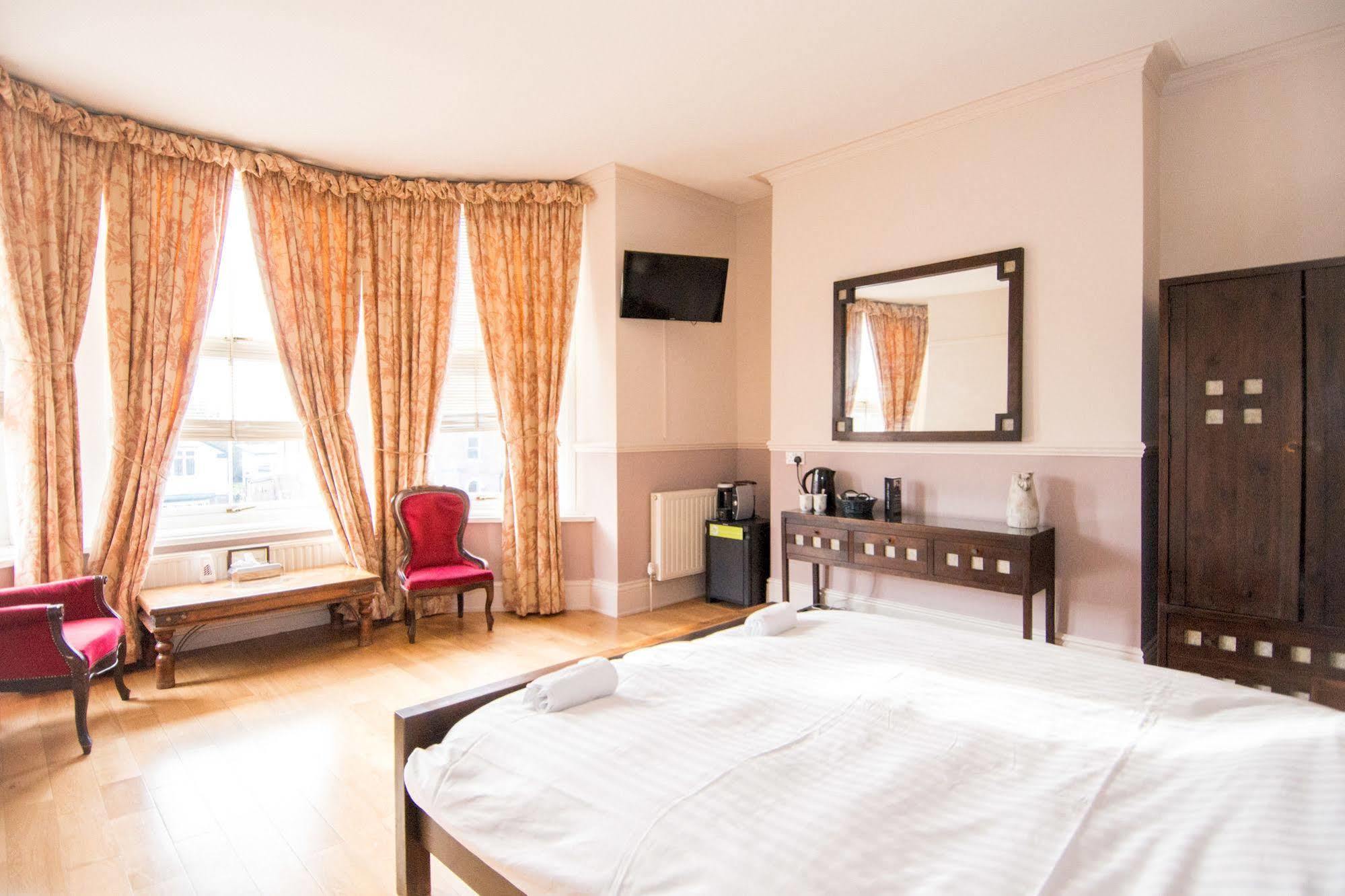 The York Hotel Wolverhampton Exteriör bild