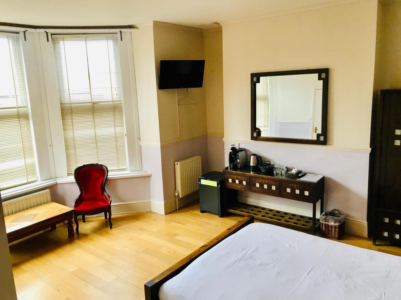 The York Hotel Wolverhampton Exteriör bild